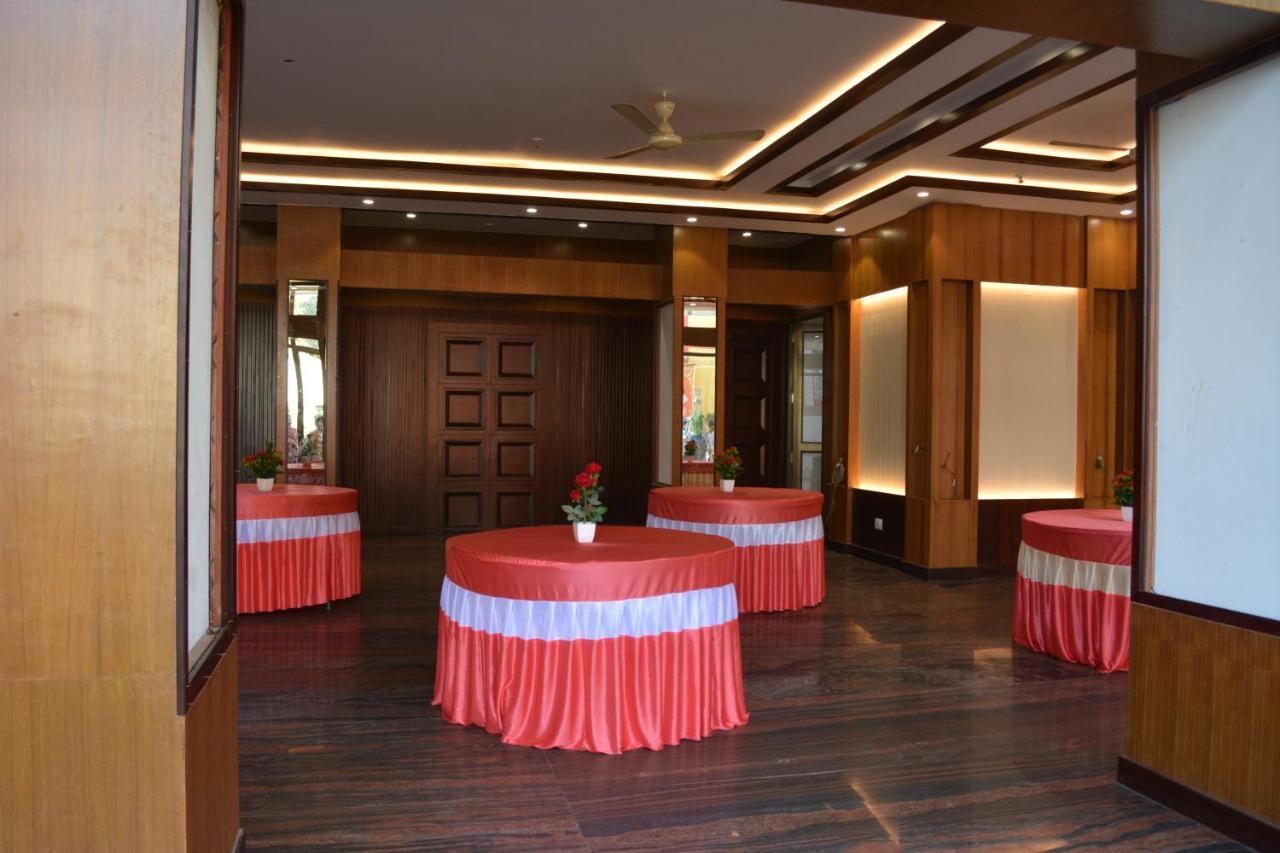 Jjk Rukmini Vilas Hotel & Banquet ムザッファルプル エクステリア 写真