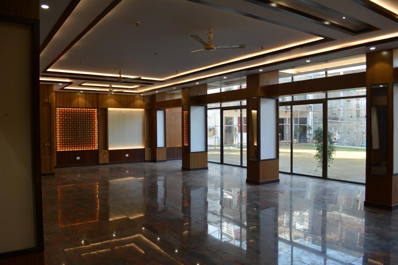 Jjk Rukmini Vilas Hotel & Banquet ムザッファルプル エクステリア 写真
