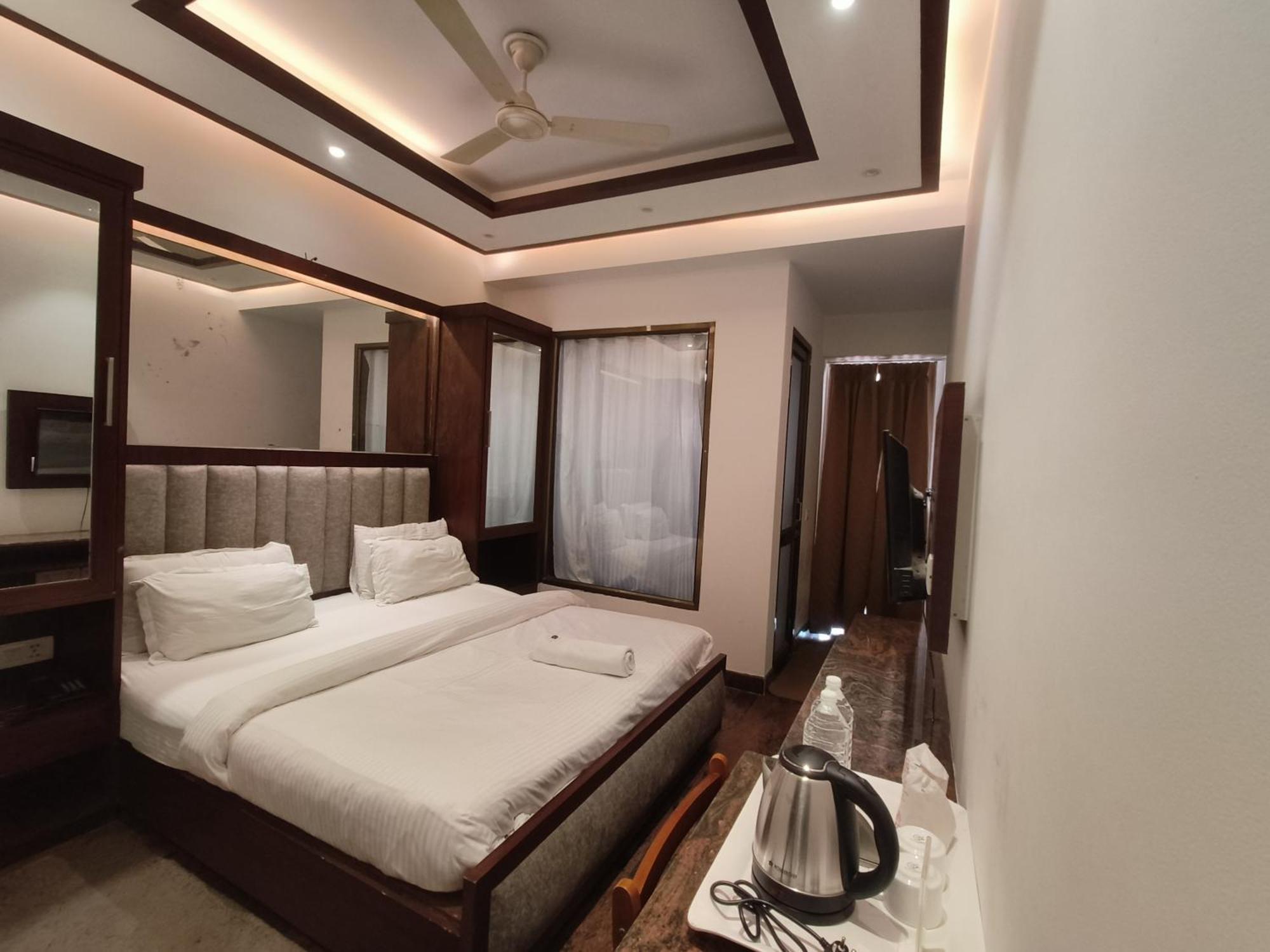 Jjk Rukmini Vilas Hotel & Banquet ムザッファルプル エクステリア 写真