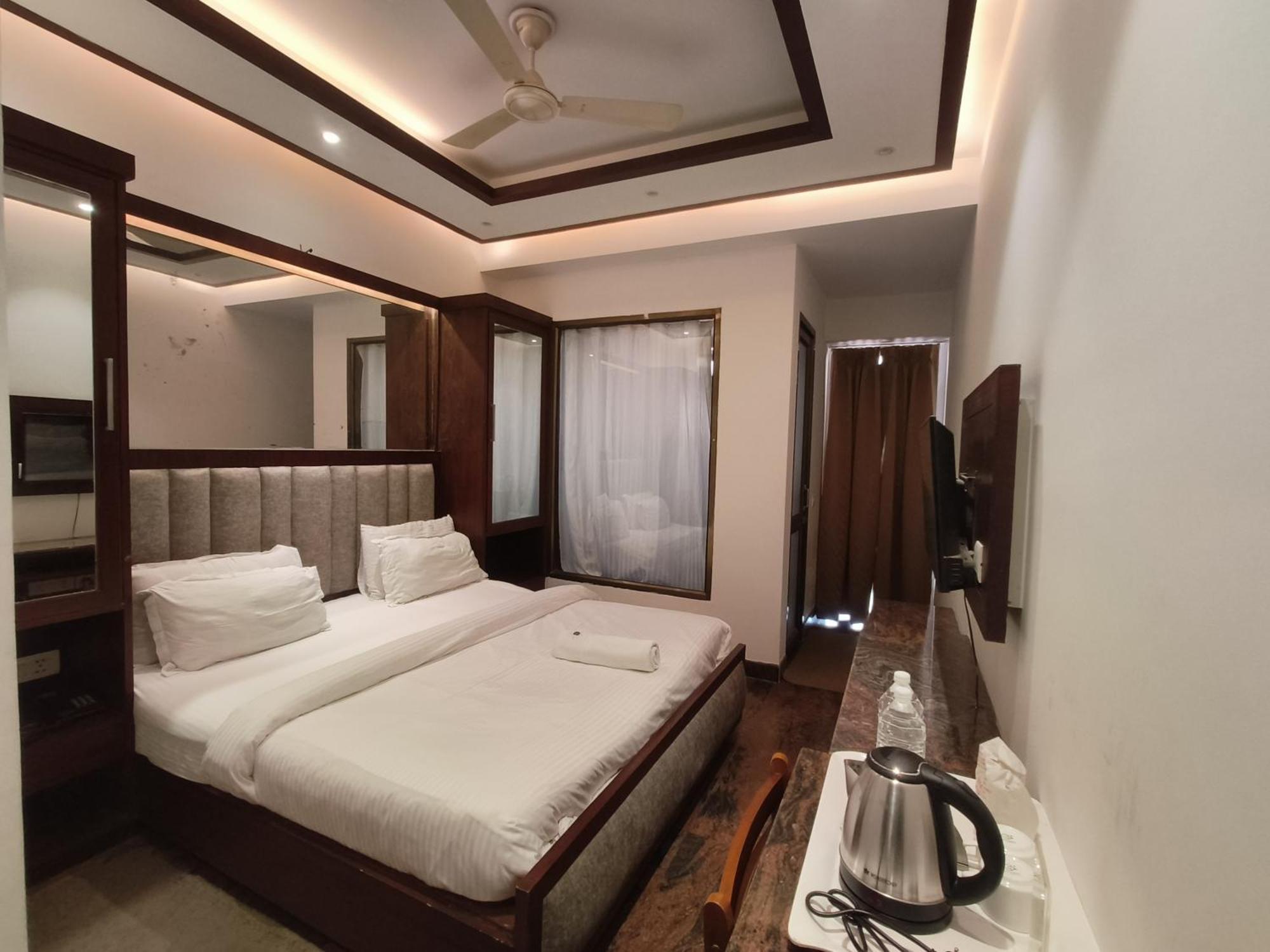 Jjk Rukmini Vilas Hotel & Banquet ムザッファルプル エクステリア 写真