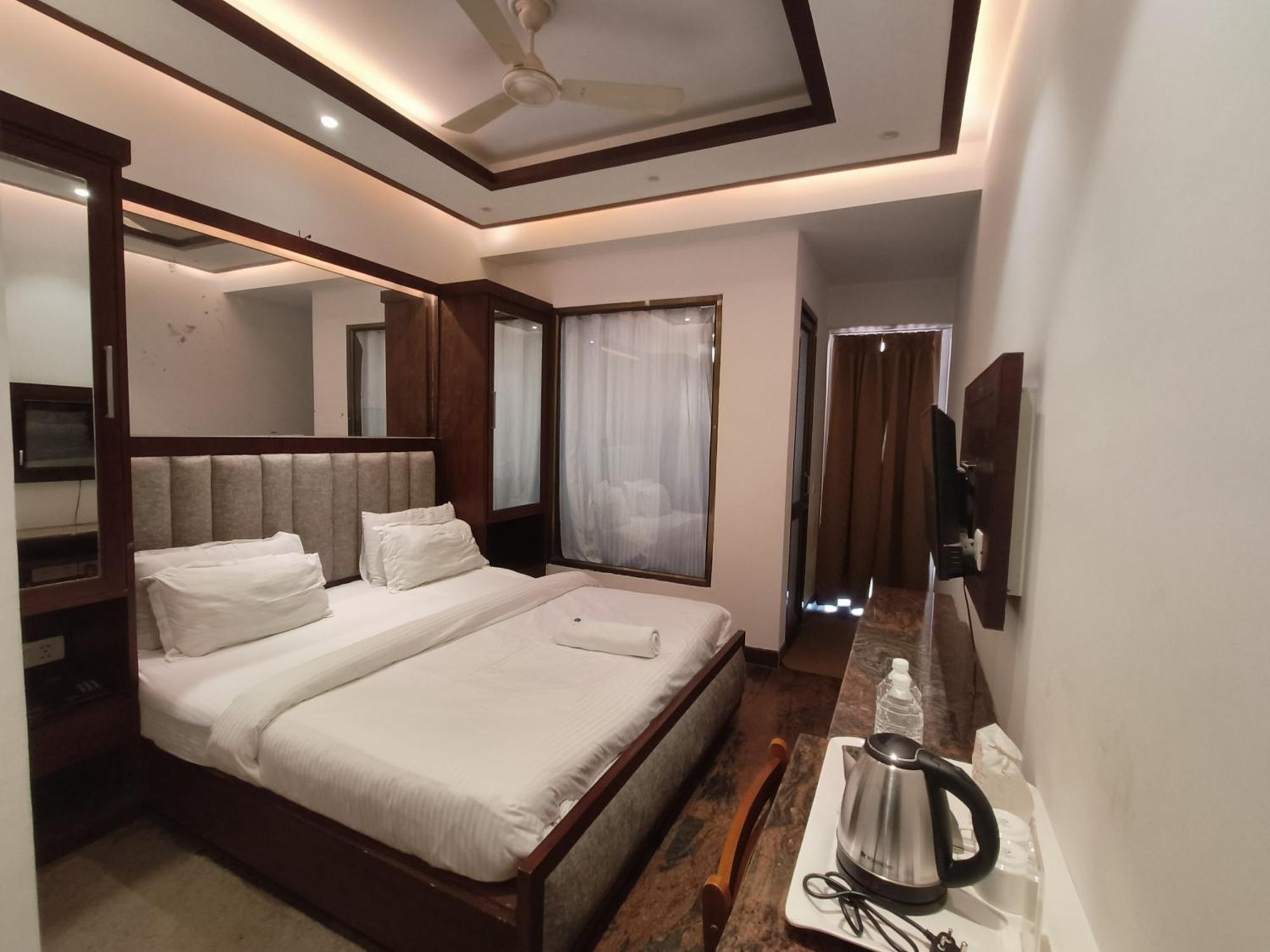 Jjk Rukmini Vilas Hotel & Banquet ムザッファルプル エクステリア 写真