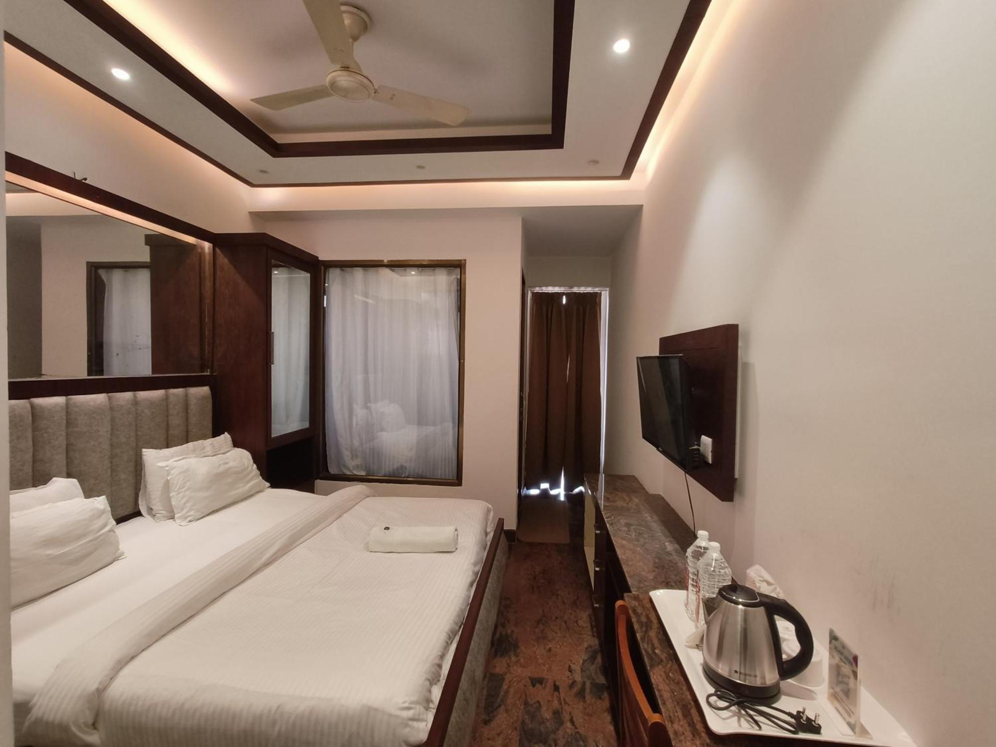 Jjk Rukmini Vilas Hotel & Banquet ムザッファルプル エクステリア 写真