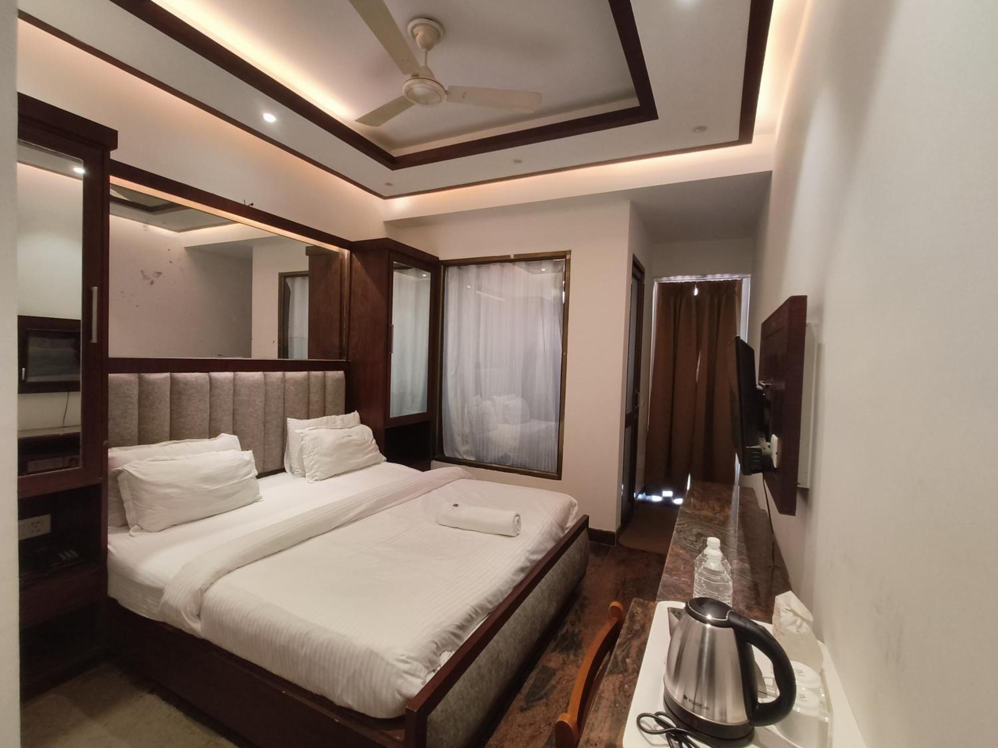 Jjk Rukmini Vilas Hotel & Banquet ムザッファルプル エクステリア 写真