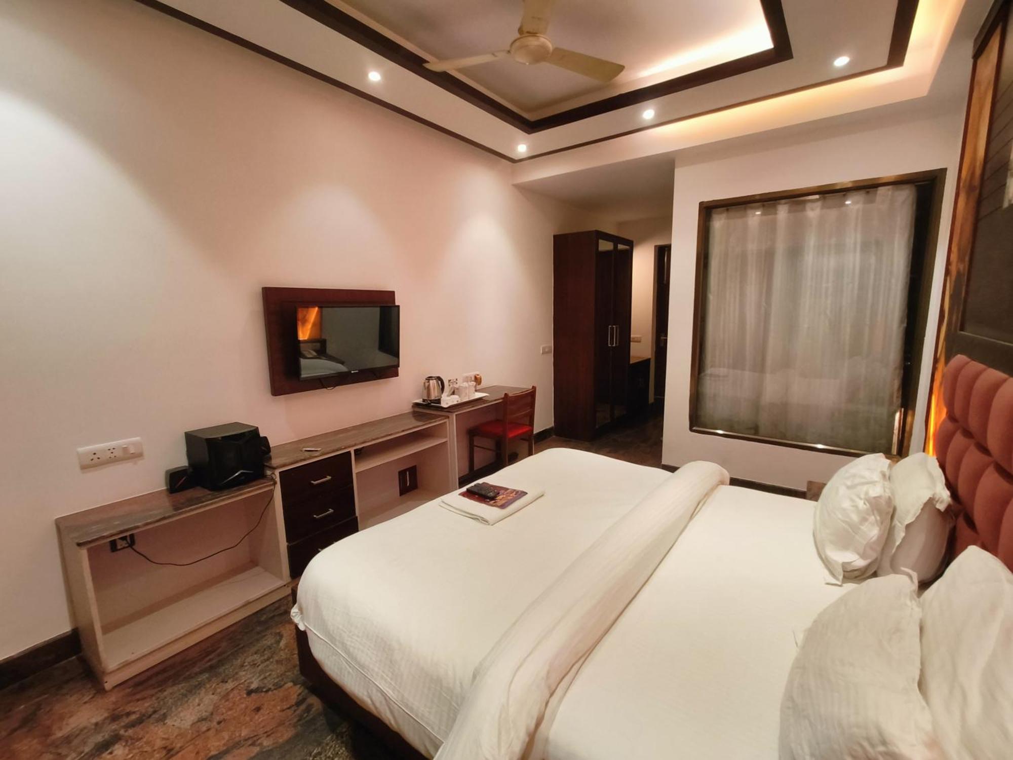 Jjk Rukmini Vilas Hotel & Banquet ムザッファルプル エクステリア 写真