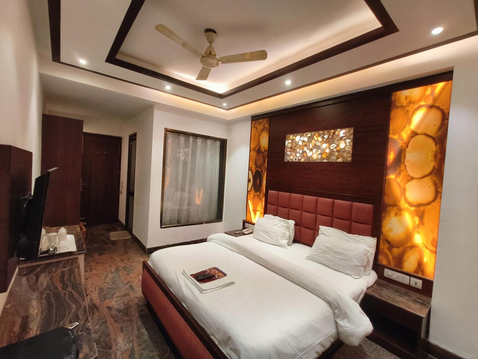 Jjk Rukmini Vilas Hotel & Banquet ムザッファルプル エクステリア 写真
