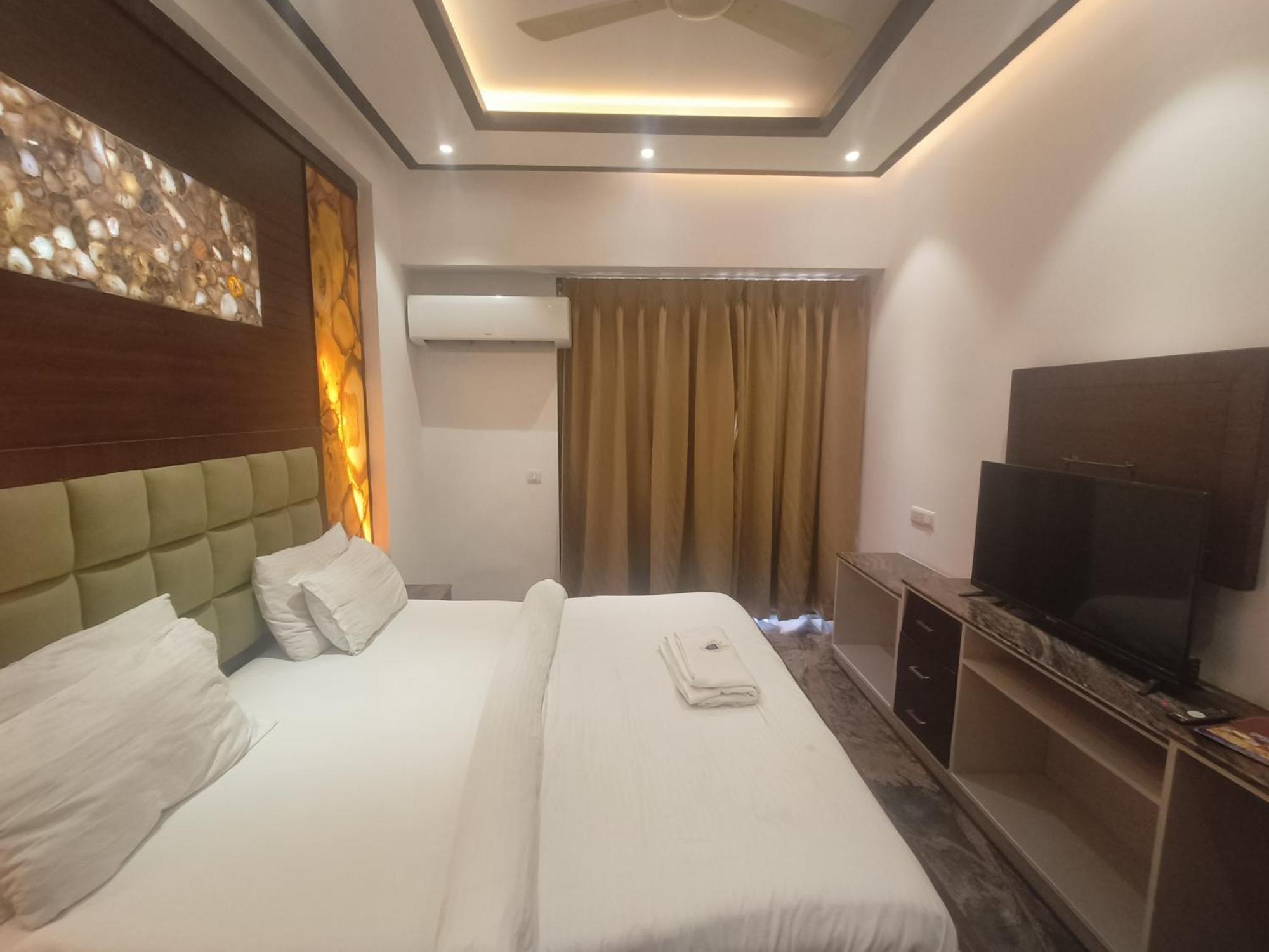Jjk Rukmini Vilas Hotel & Banquet ムザッファルプル エクステリア 写真