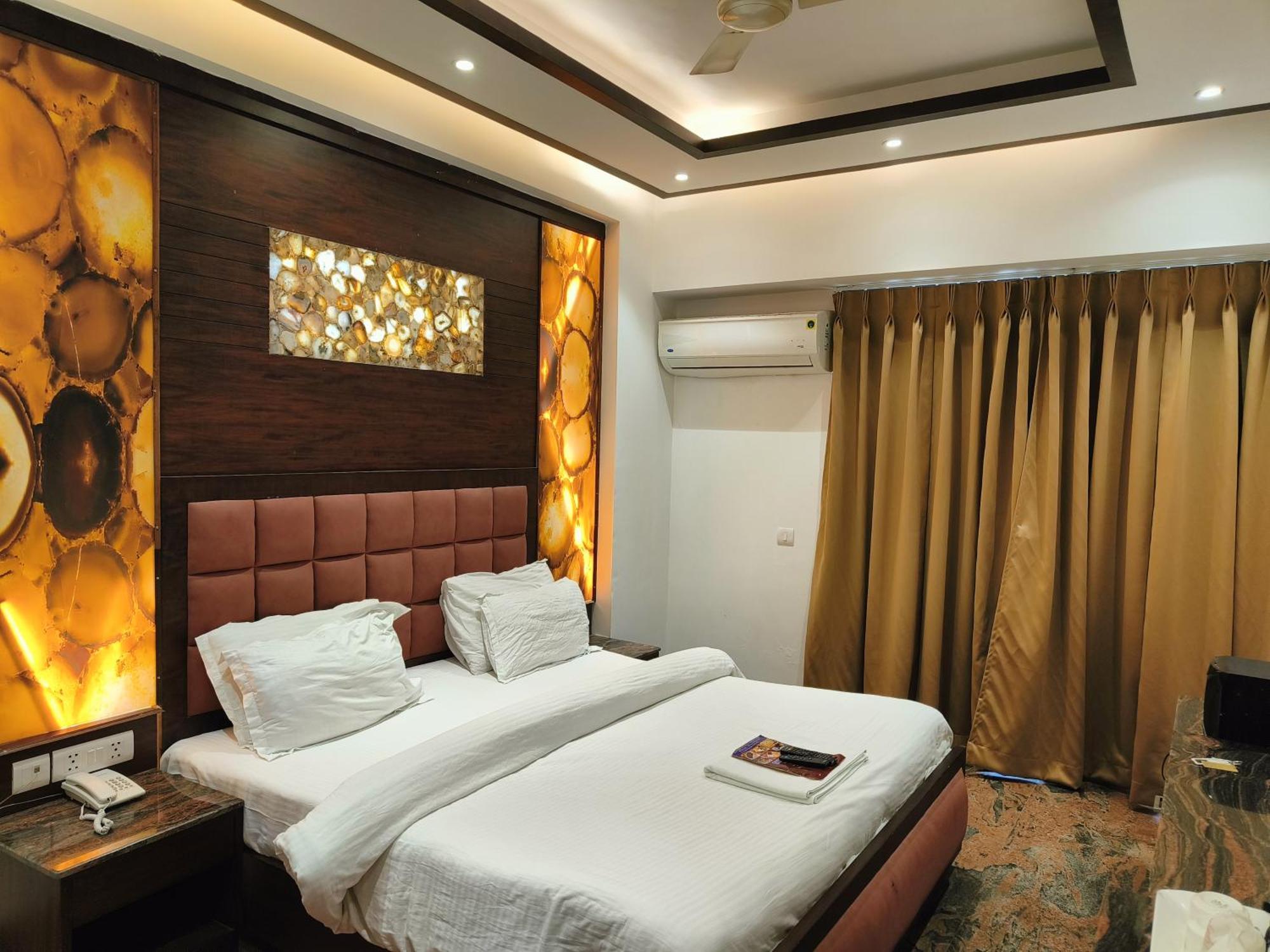 Jjk Rukmini Vilas Hotel & Banquet ムザッファルプル エクステリア 写真