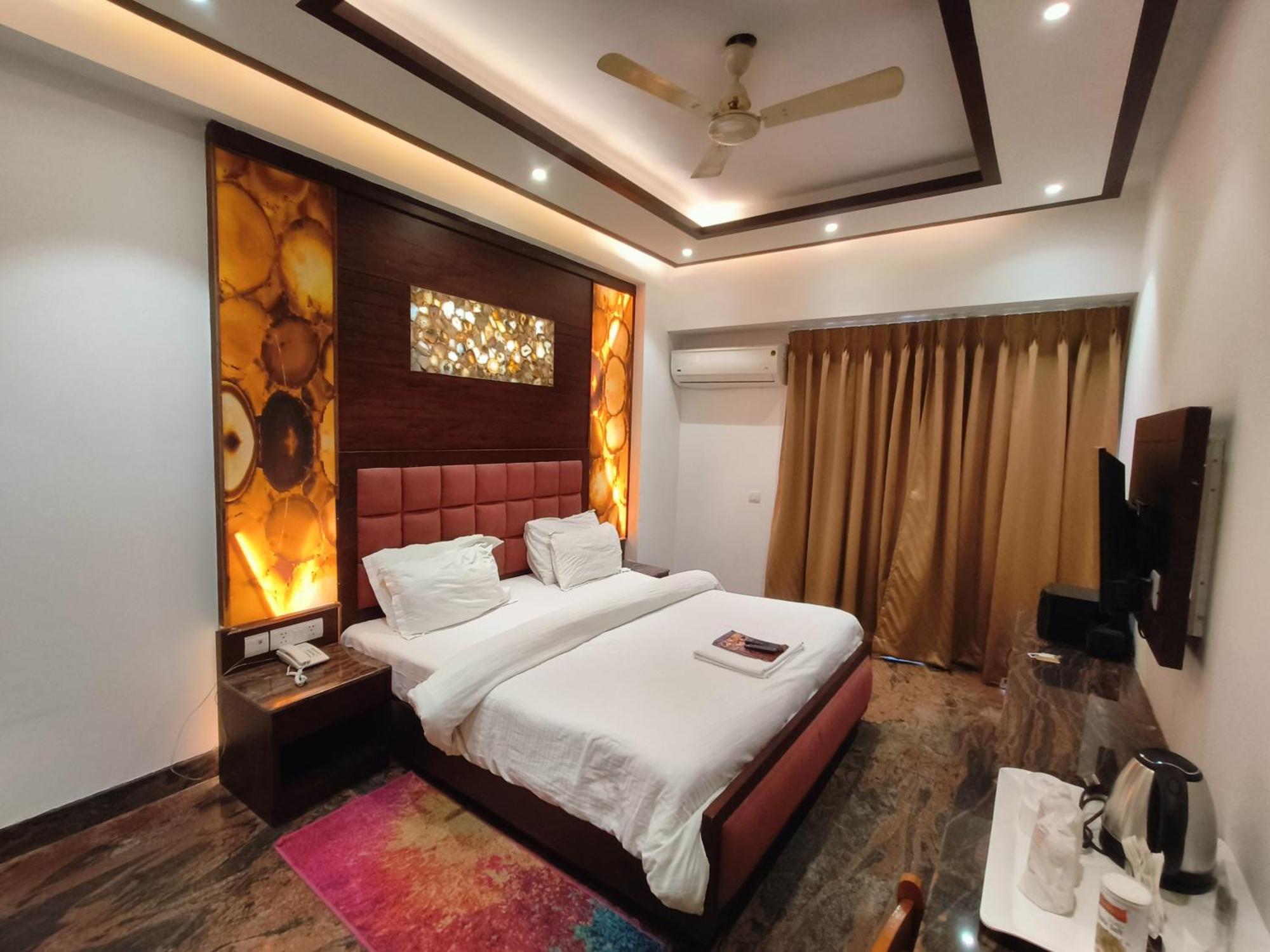 Jjk Rukmini Vilas Hotel & Banquet ムザッファルプル エクステリア 写真