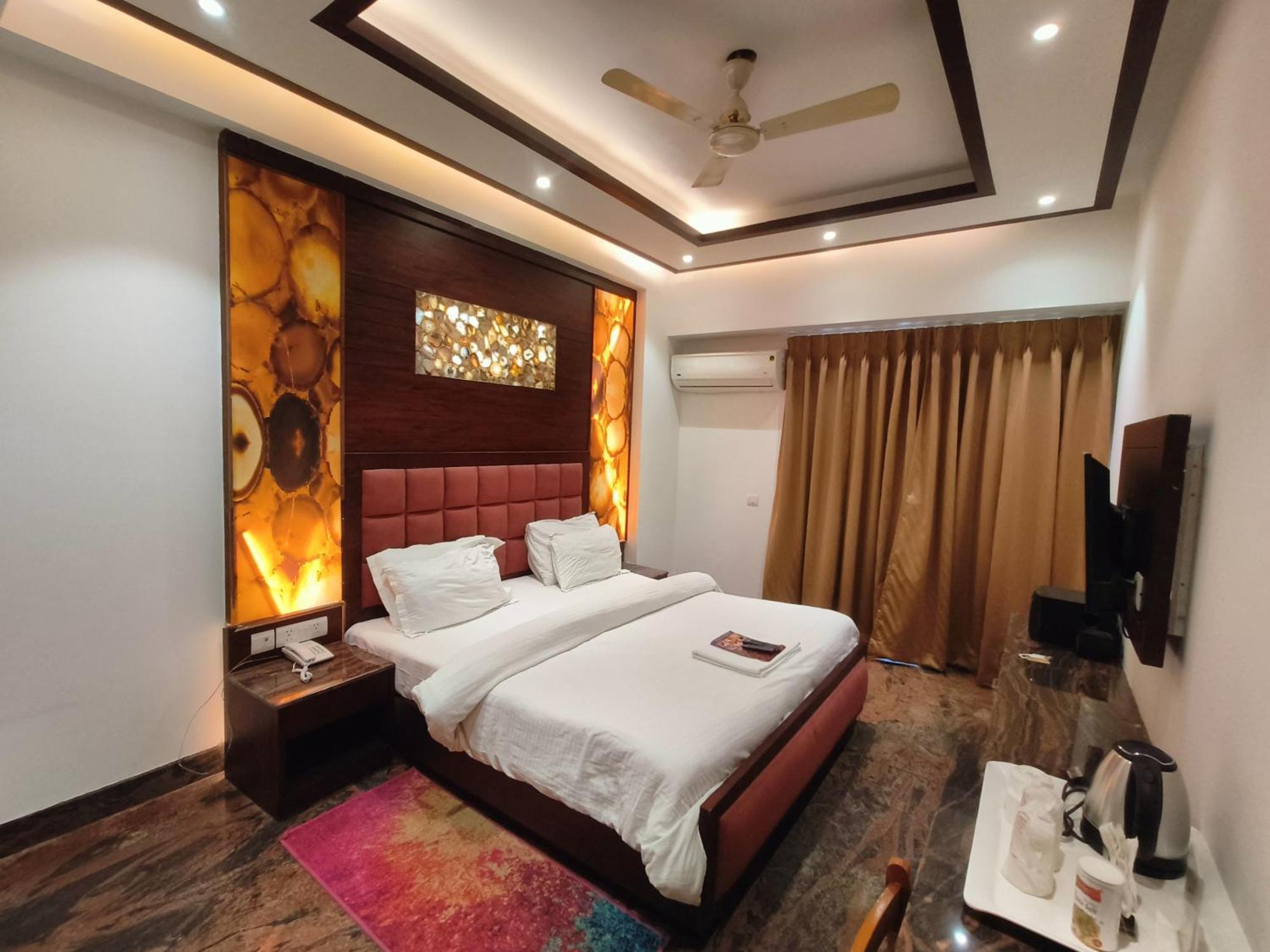 Jjk Rukmini Vilas Hotel & Banquet ムザッファルプル エクステリア 写真