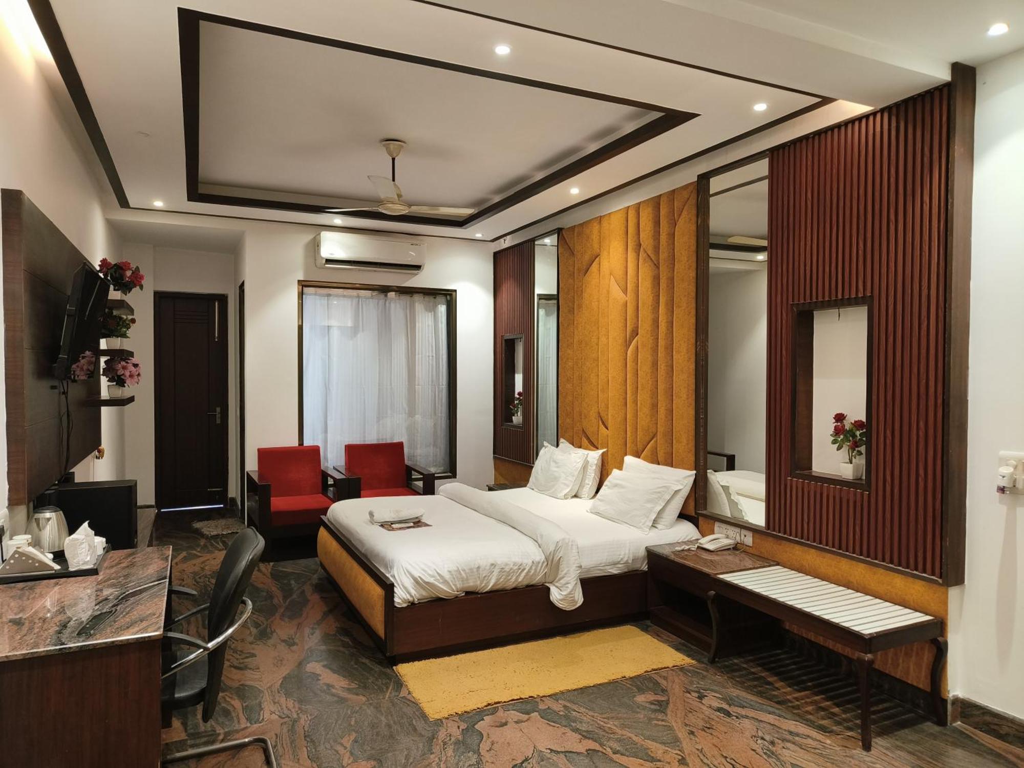 Jjk Rukmini Vilas Hotel & Banquet ムザッファルプル エクステリア 写真