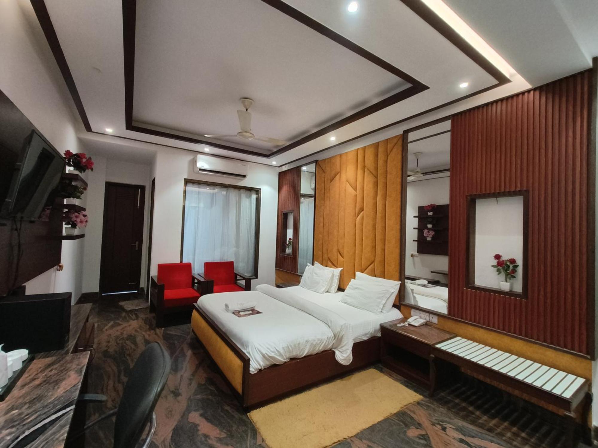 Jjk Rukmini Vilas Hotel & Banquet ムザッファルプル エクステリア 写真