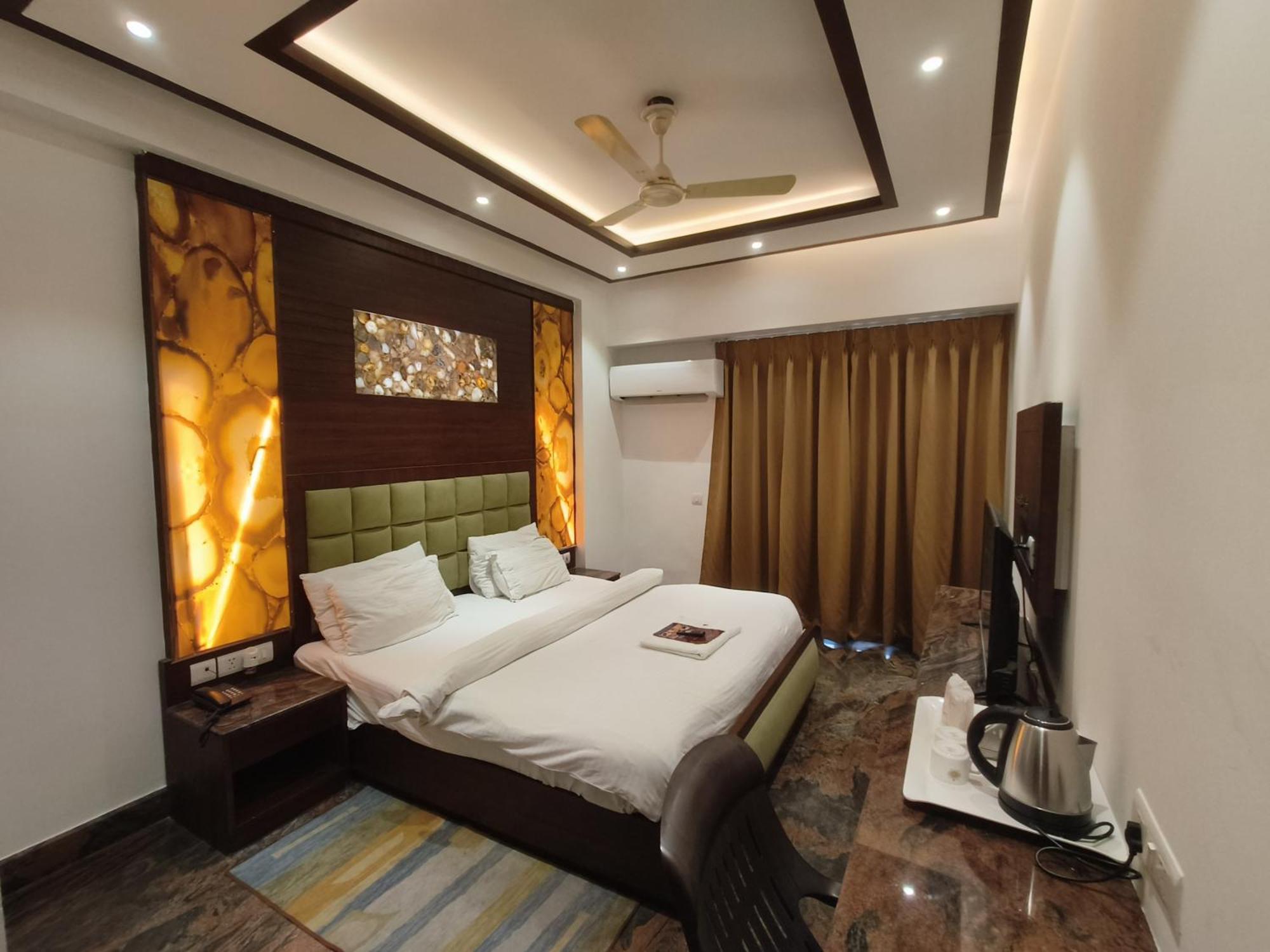 Jjk Rukmini Vilas Hotel & Banquet ムザッファルプル エクステリア 写真