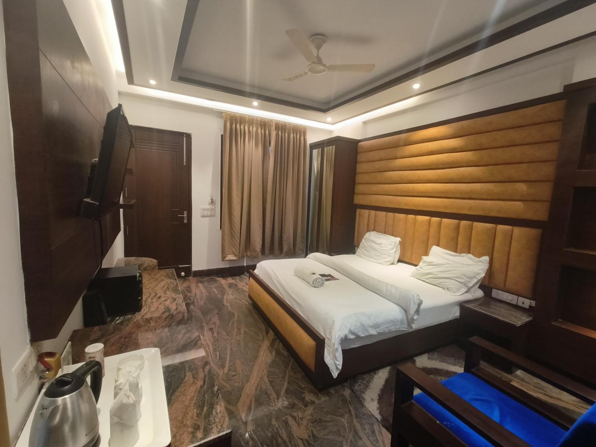 Jjk Rukmini Vilas Hotel & Banquet ムザッファルプル エクステリア 写真